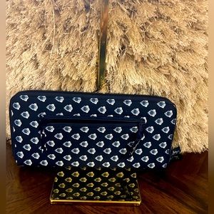 NWOT Vera Bradley Zipper pull long wallet